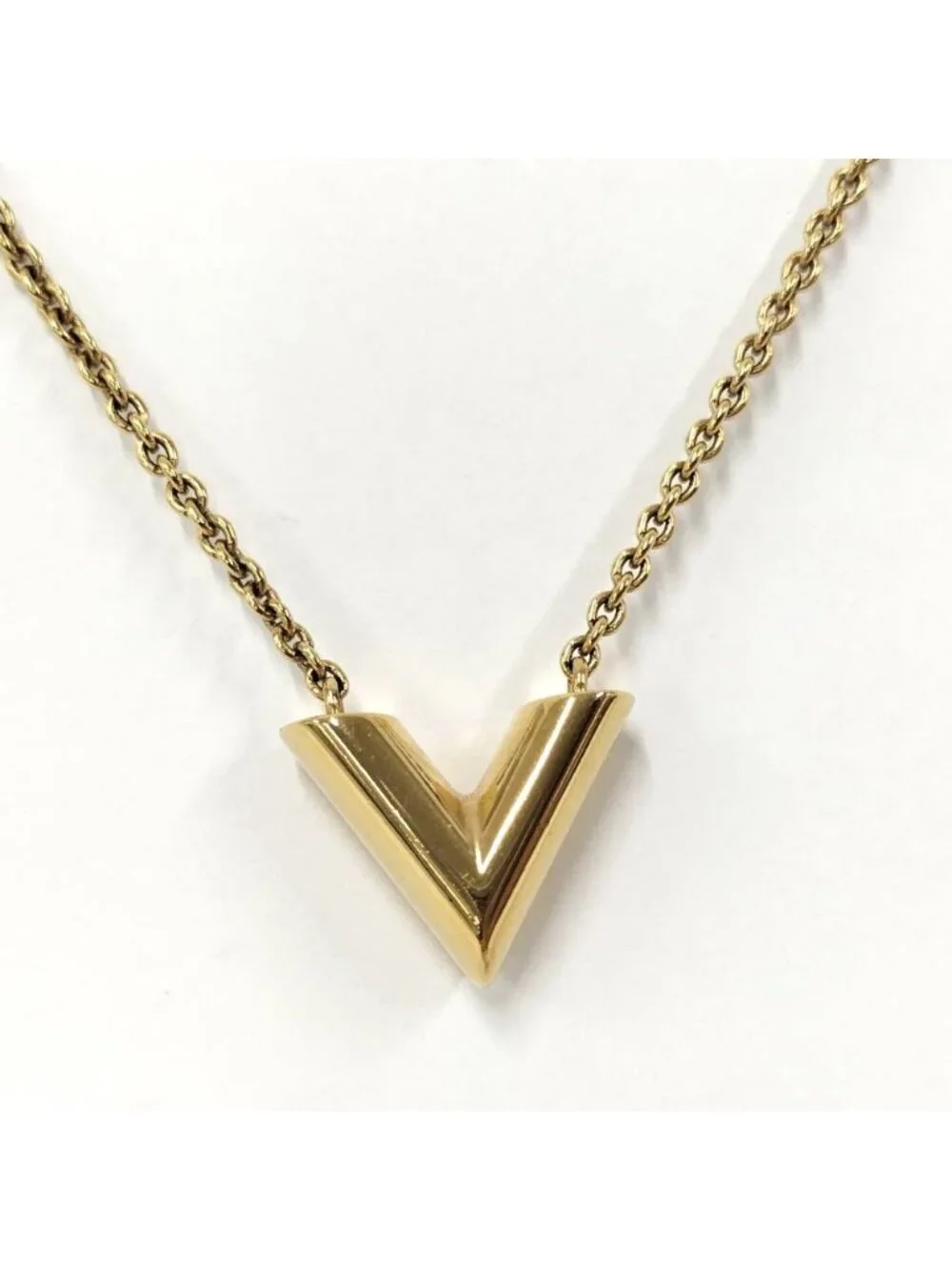 Louis Vuitton Necklace Essential Gold
